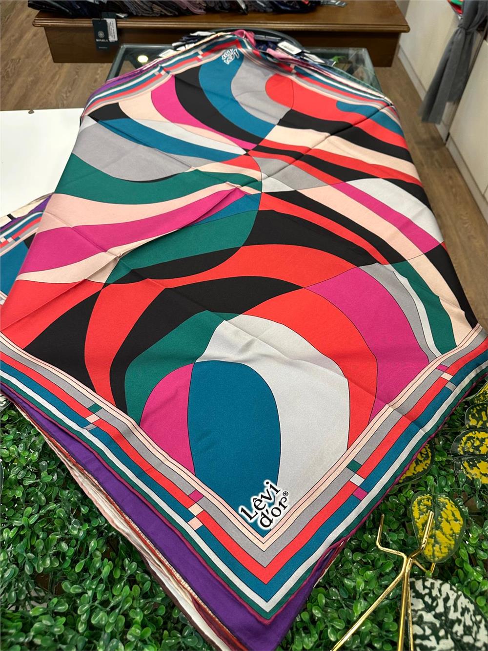 LEVİDOR ÖZEL SERİ % 100 İPEK TWİL EŞARP (NOSTALJİ)