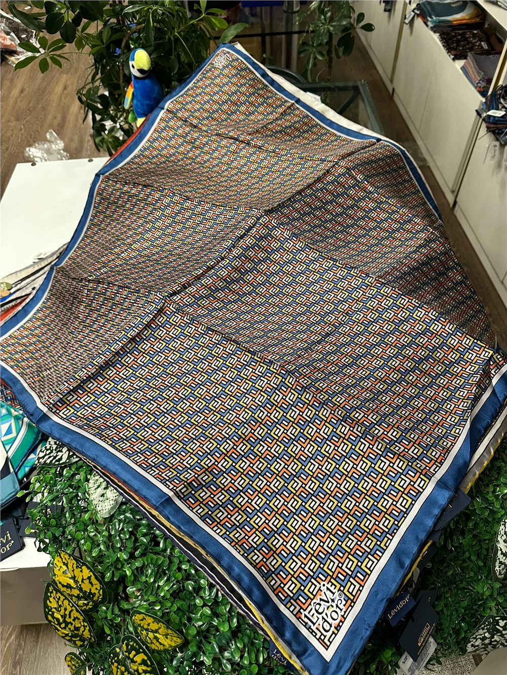 LEVİDOR YAZ SEZON FIRSATI % 100 İPEK TWİL EŞARP