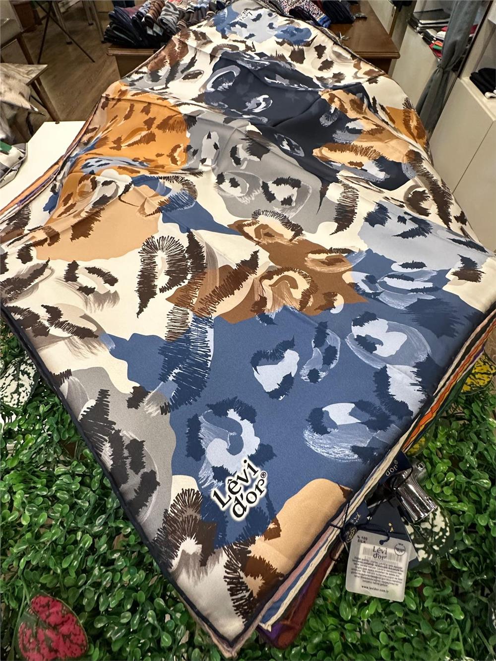 LEVİDOR ÖZEL SERİ % 100 İPEK TWİL EŞARP (NOSTALJİ)