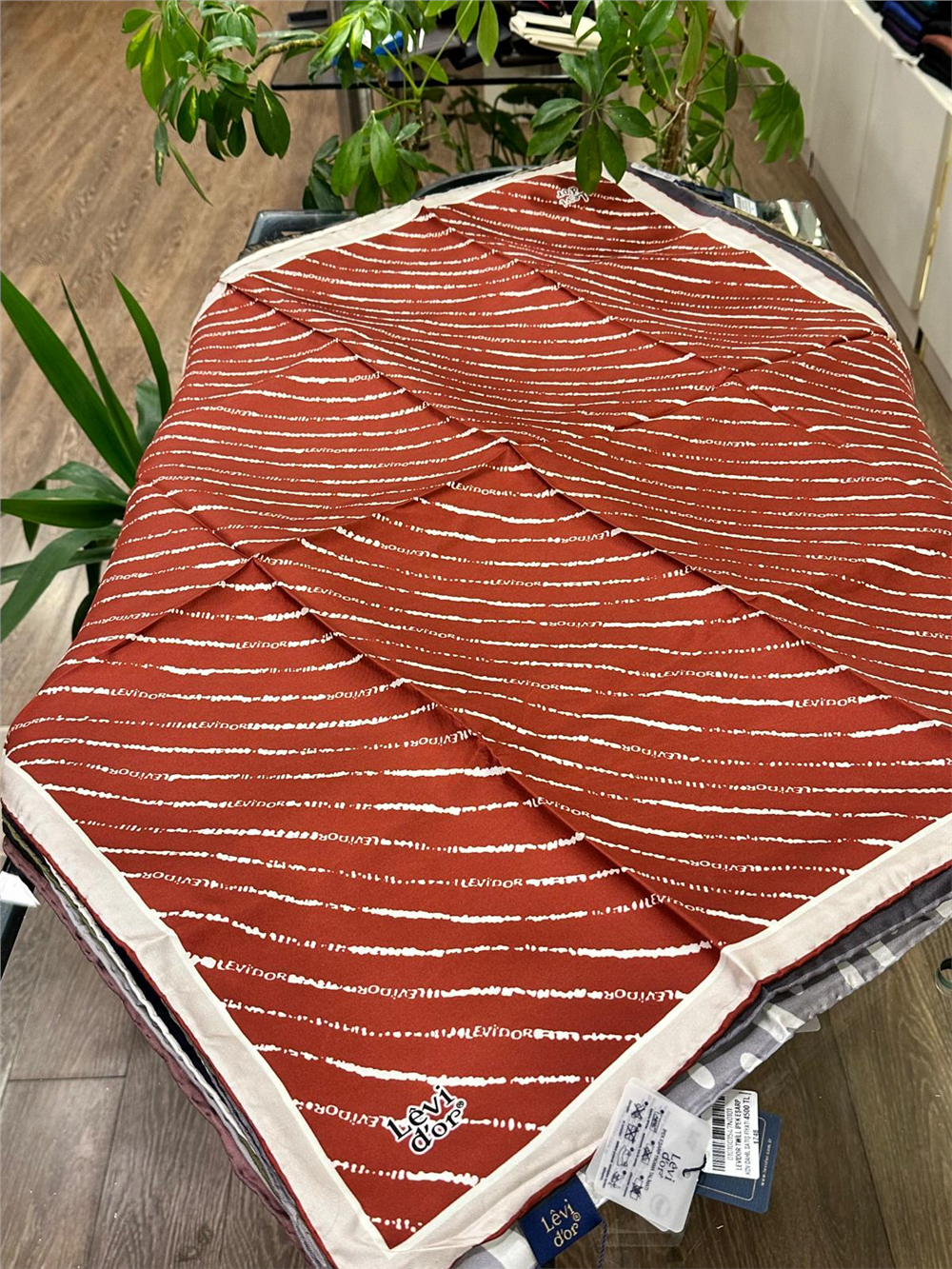 LEVİDOR %100 İPEK TWİL EŞARP