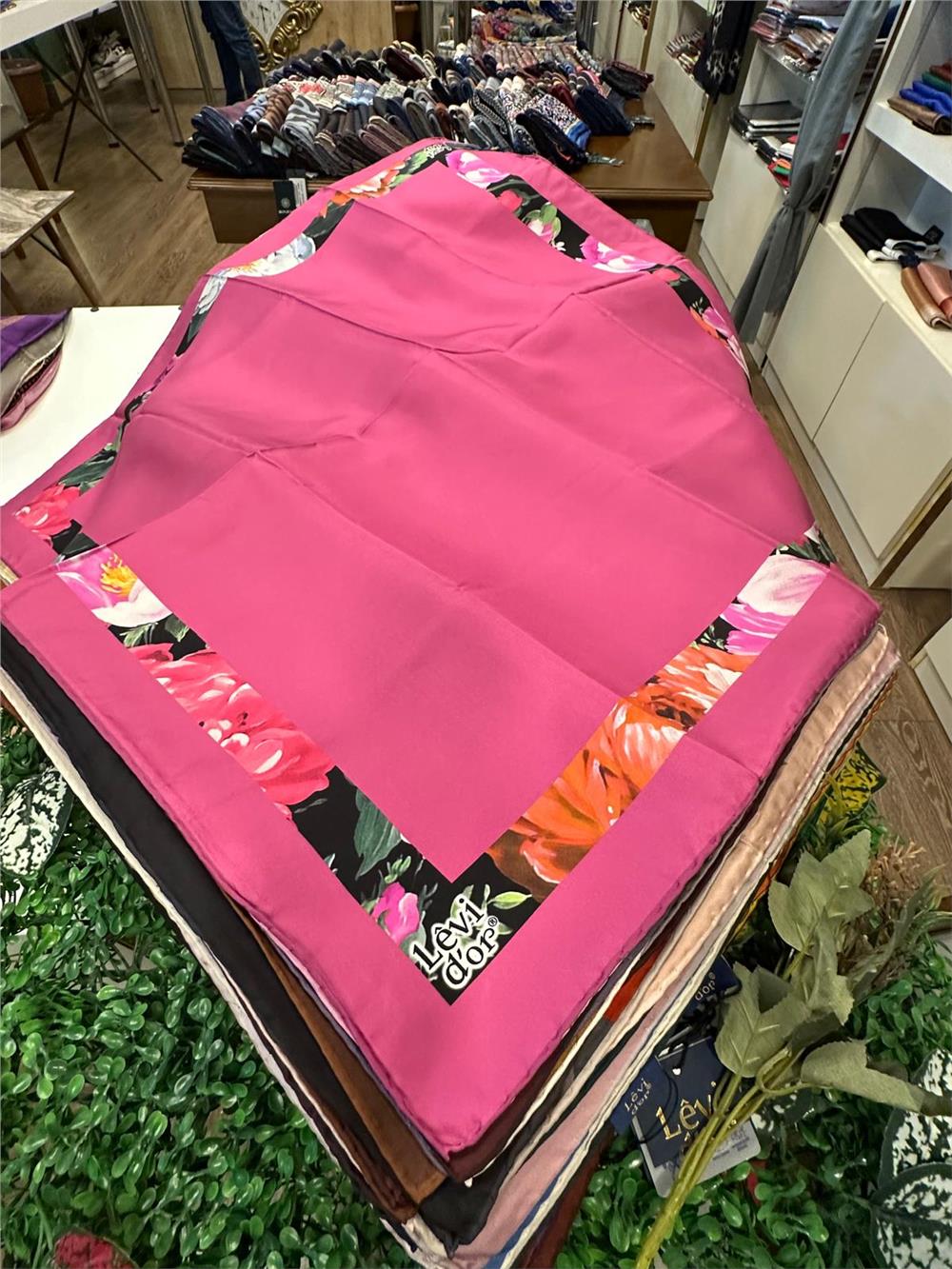 LEVİDOR ÖZEL SERİ % 100 İPEK TWİL EŞARP (NOSTALJİ)