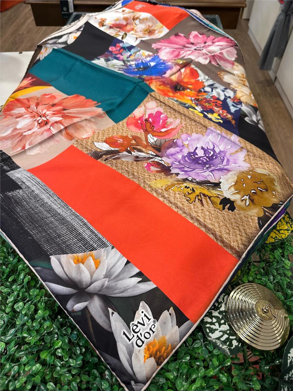 LEVİDOR ÖZEL SERİ % 100 İPEK TWİL EŞARP (NOSTALJİ)