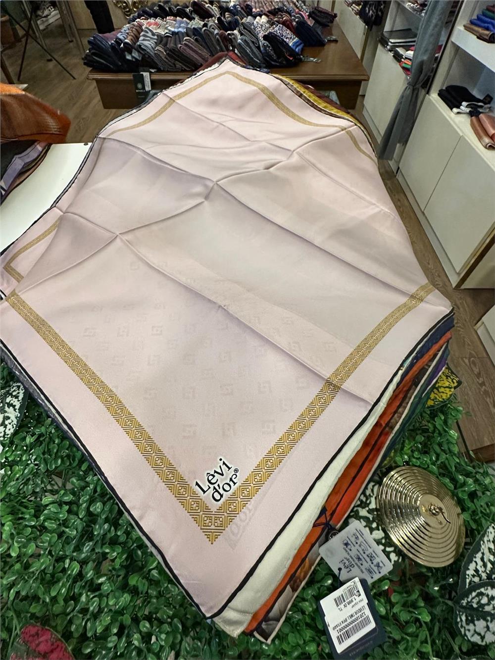 LEVİDOR ÖZEL SERİ % 100 İPEK TWİL EŞARP (NOSTALJİ)