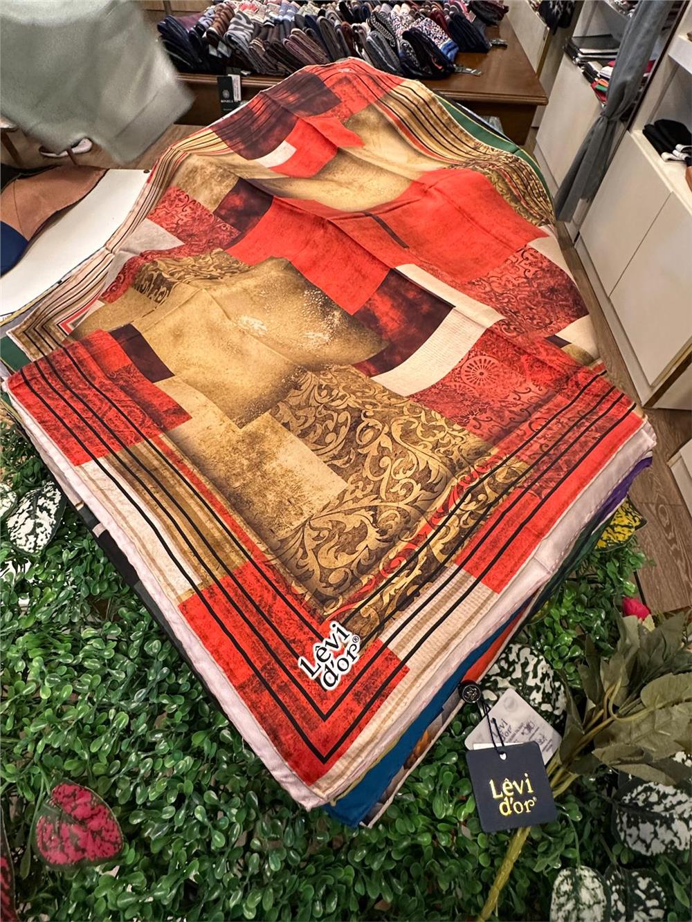 LEVİDOR ÖZEL SERİ % 100 İPEK TWİL EŞARP (NOSTALJİ)