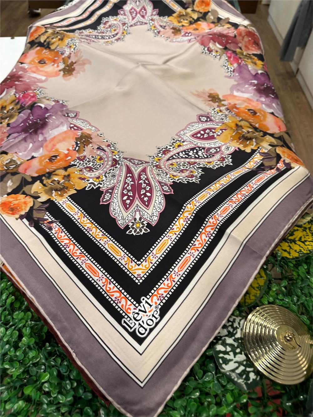 LEVİDOR ÖZEL SERİ % 100 İPEK TWİL EŞARP (NOSTALJİ)