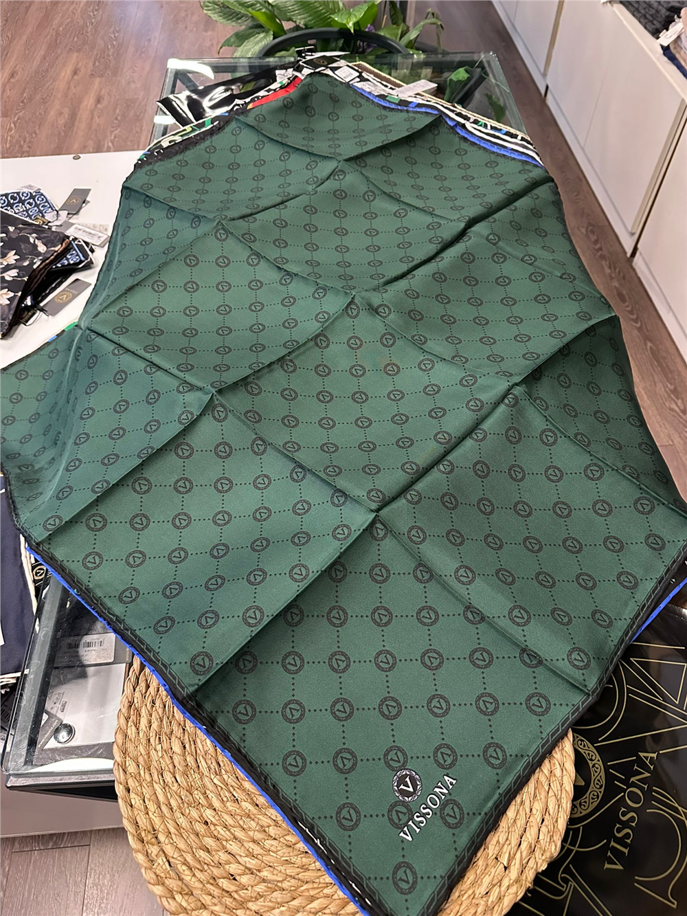 VİSSONA %100 İPEK TWİL EŞARP