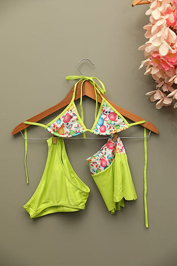 Fıstık yeşili Kız Çocuk Üçgen Kesim Baskılı Etekli Bikini Takım 478994