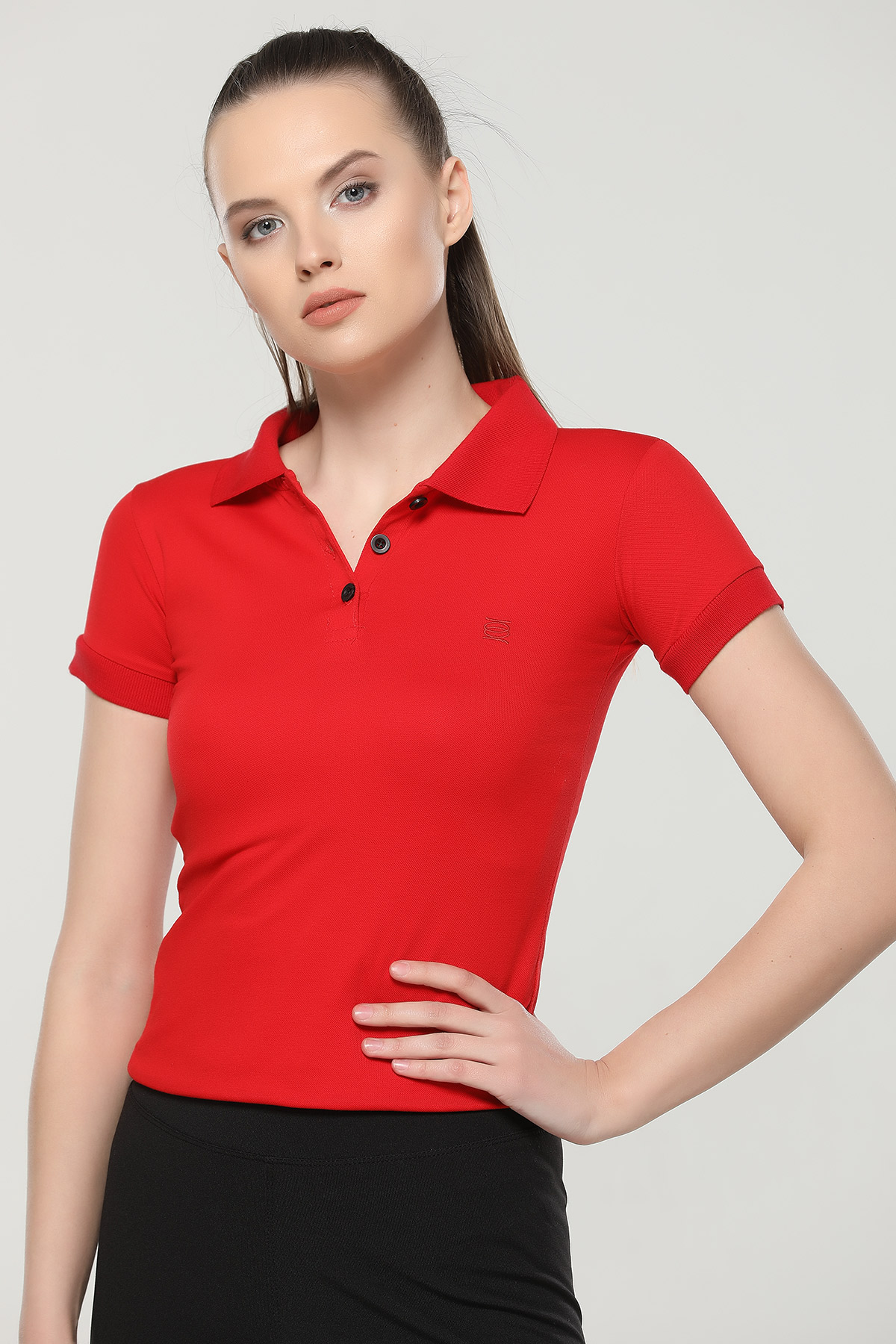 Kırmızı Polo Yaka Kadın T-shirt 310710- tozlu.com