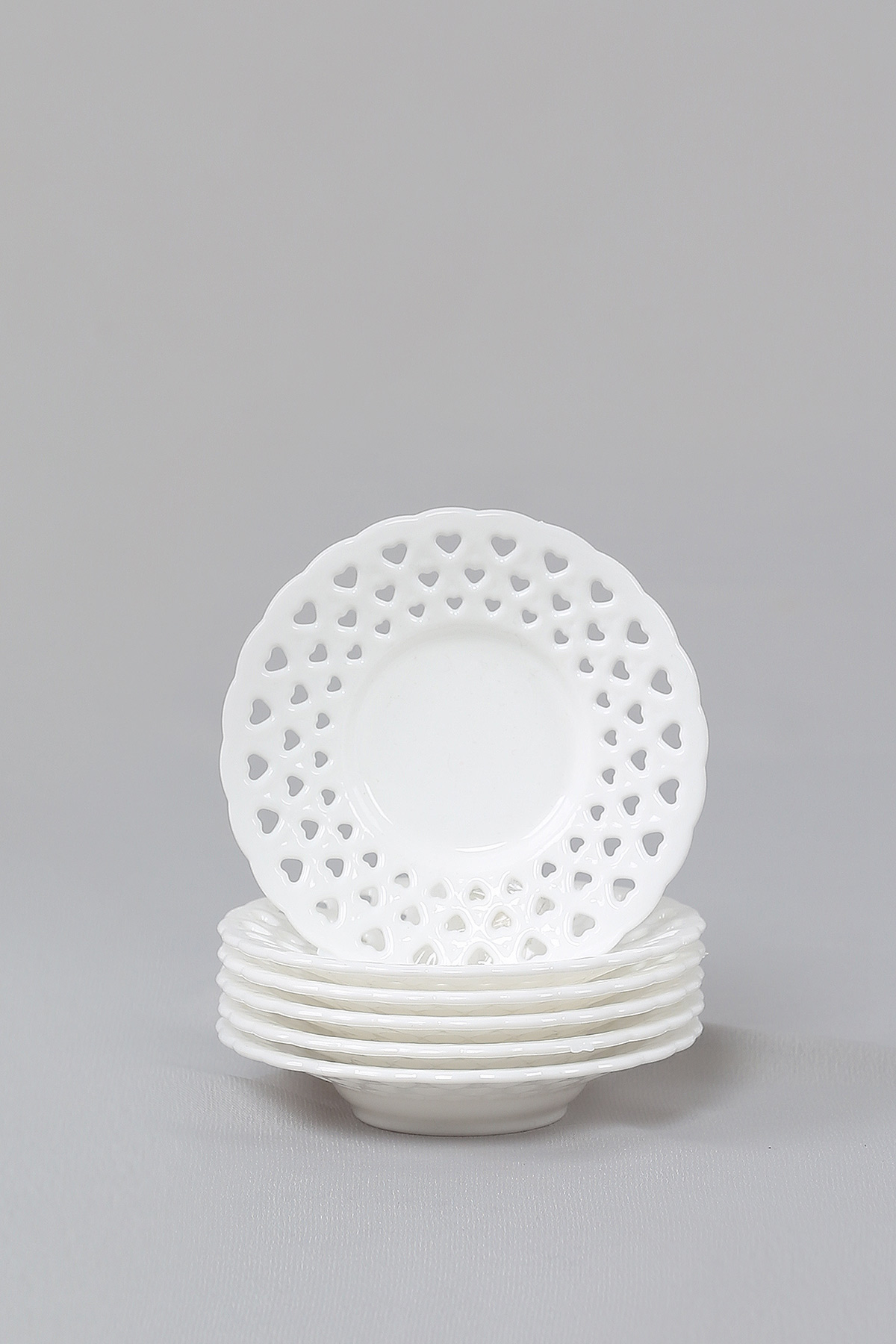 Beyaz Porselen Görünümlü 6 Lı Plastik Çay Tabağı