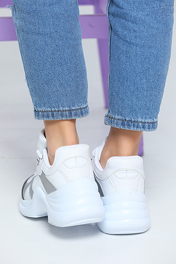 BeyazGümüş Bağcıklı Kadın Spor Ayakkabı