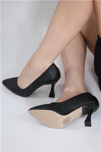 Kadın Sivri Burun Stiletto Topluklu Ayakkabı Siyah