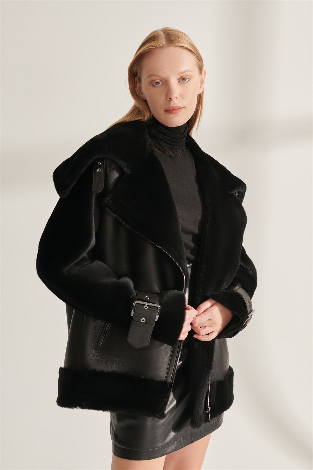 ISABELLA Women's Black Oversize Shearling Leather Jacket | Women's ...