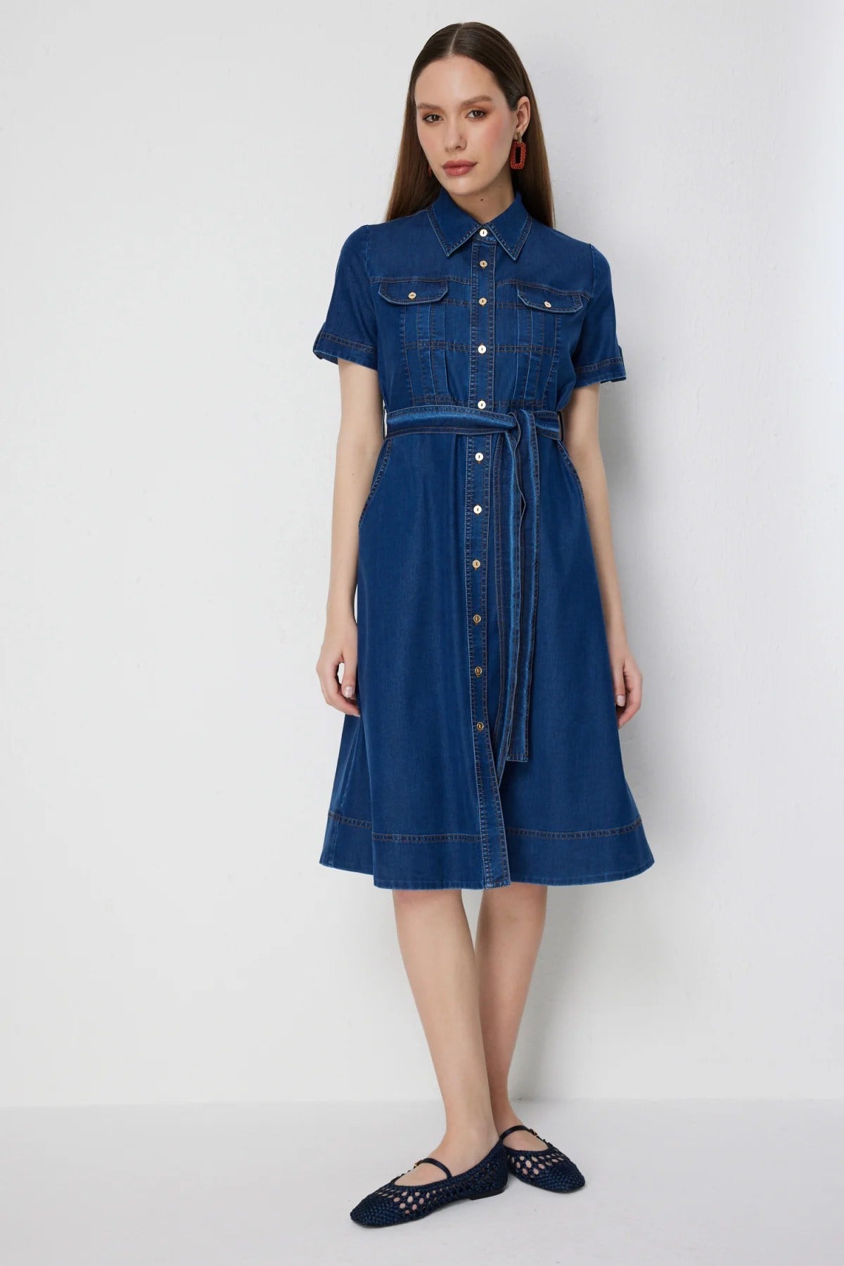 ElbiseEkol Beli Kuşaklı Denim Görünümlü Midi ElbiseEKOL5005706040