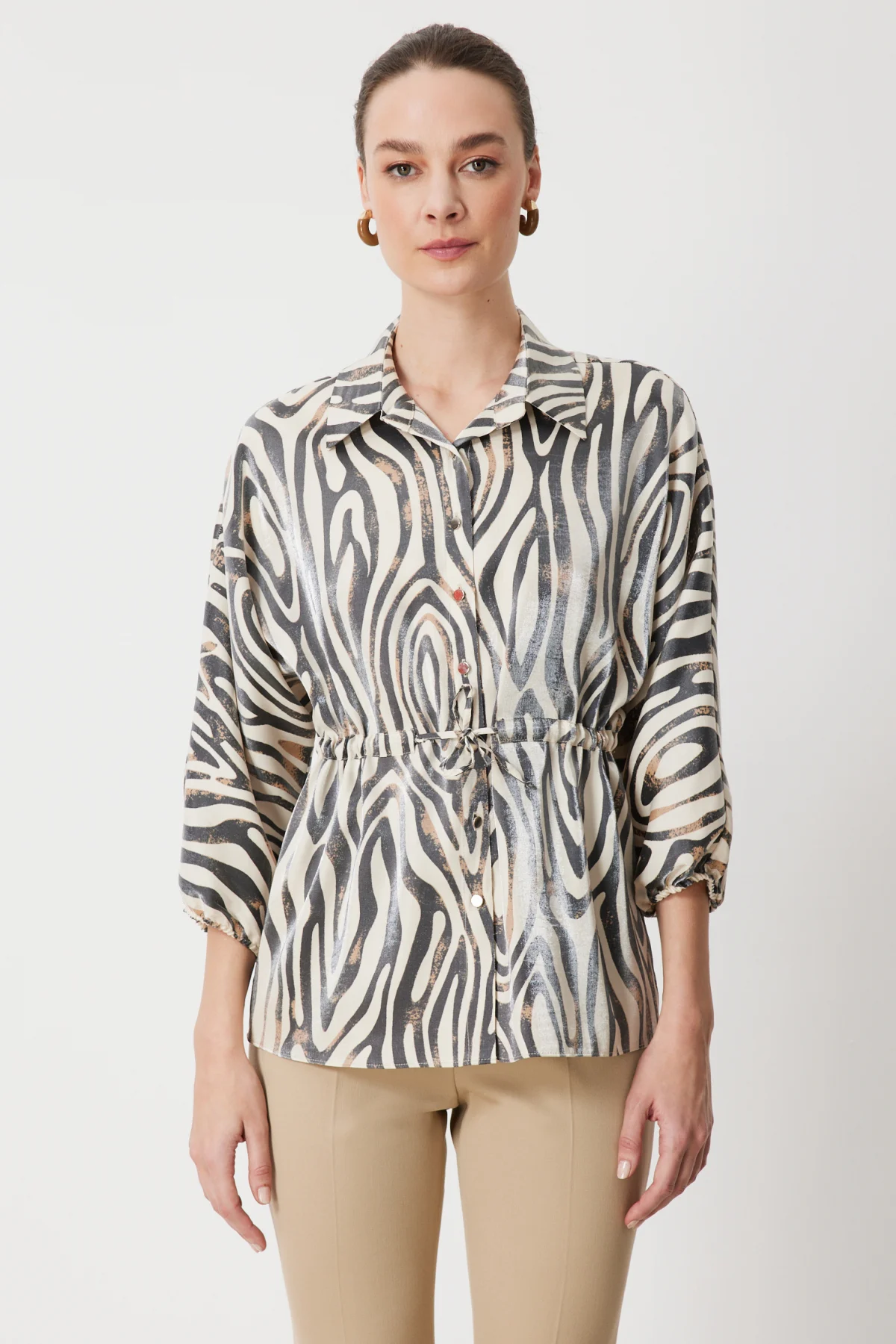 2026 İlkbaharMI BLUZ YAKALI BEL BAGCIKLI DESENLI GOMLEKMI5054985350