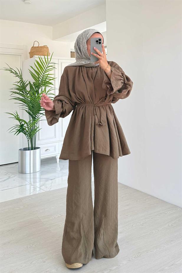Belden Bağlamalı Rahat Kesim Takım - Kahverengi