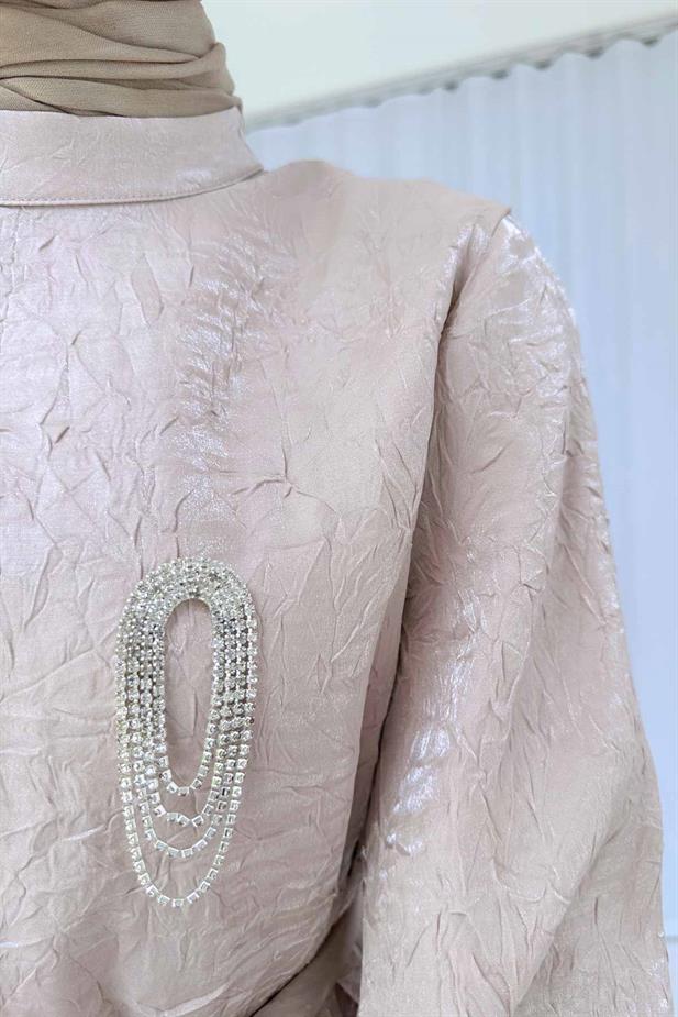 Broş Detay Elbise - Bej