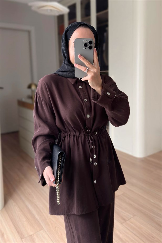 Çıtçıt Detay Beli Büzgülü Takım - Kahverengi