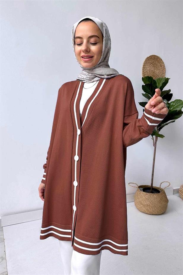 Çizgi Detay Düğmeli Merserize Hırka - Kahverengi