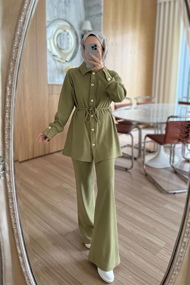 Gold Düğme Detaylı Fitilli Takım - Yağ Yeşili