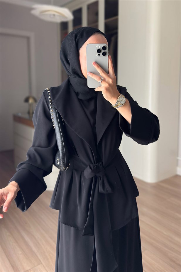 Kuşak Detaylı Vatkalı Üçlü Takım - Siyah