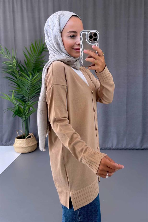 V Yaka Yandan Yırtmaçlı Merserize Hırka - Sütlü Kahve