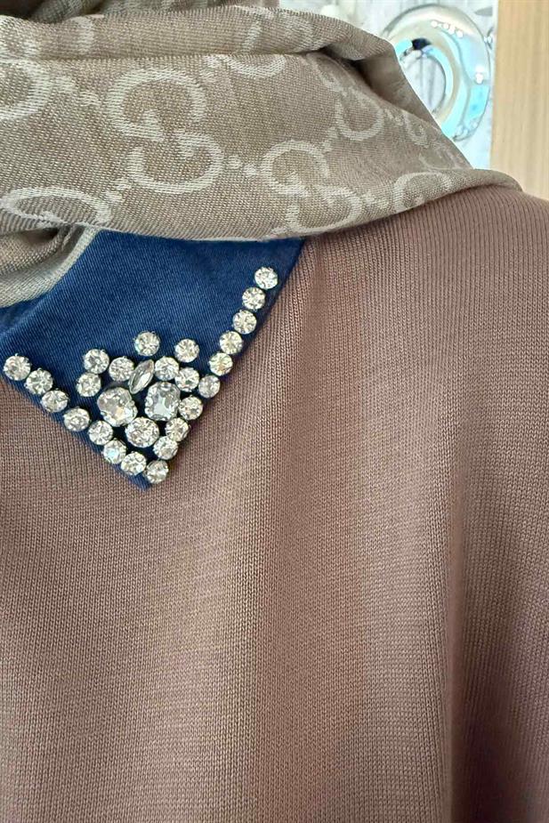 Yakası Taşlı Uzun Merserize Elbise - Vizon