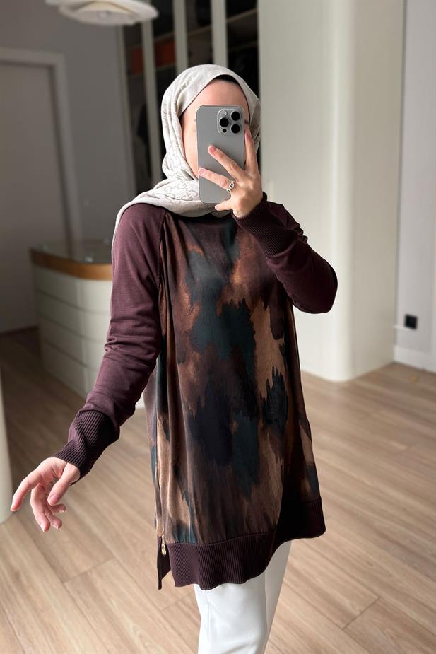 Yan Fermuarlı Desenli Boğazlı Merserize Tunik - Kahverengi