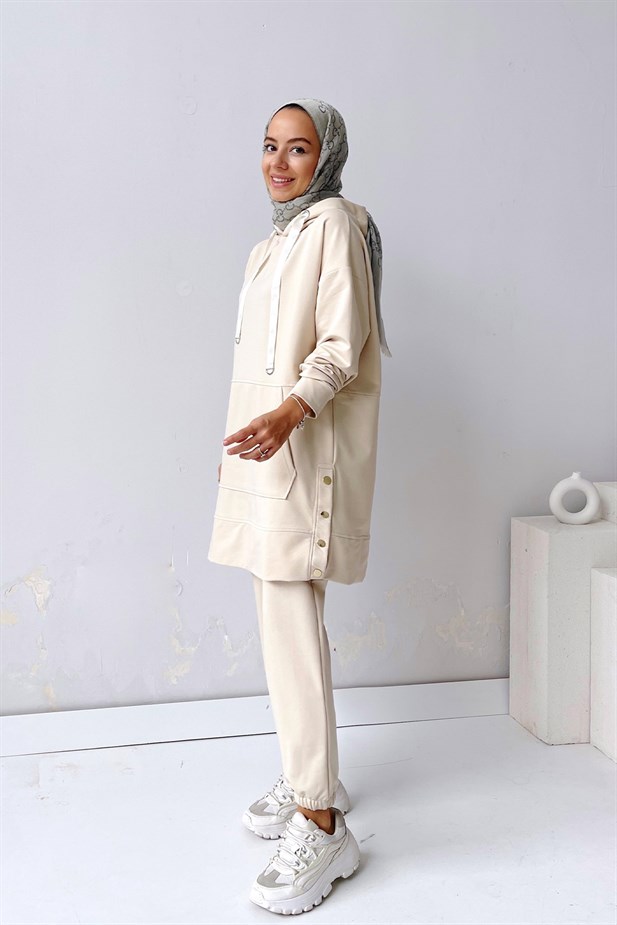 Yanı Çıtçıtlı Takım - Bej