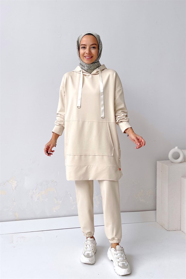 Yanı Çıtçıtlı Takım - Bej