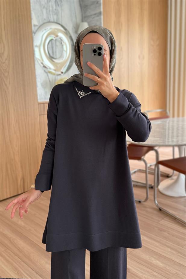 Yırtmaç Detay Yakası Taşlı Merserize Takım - Füme