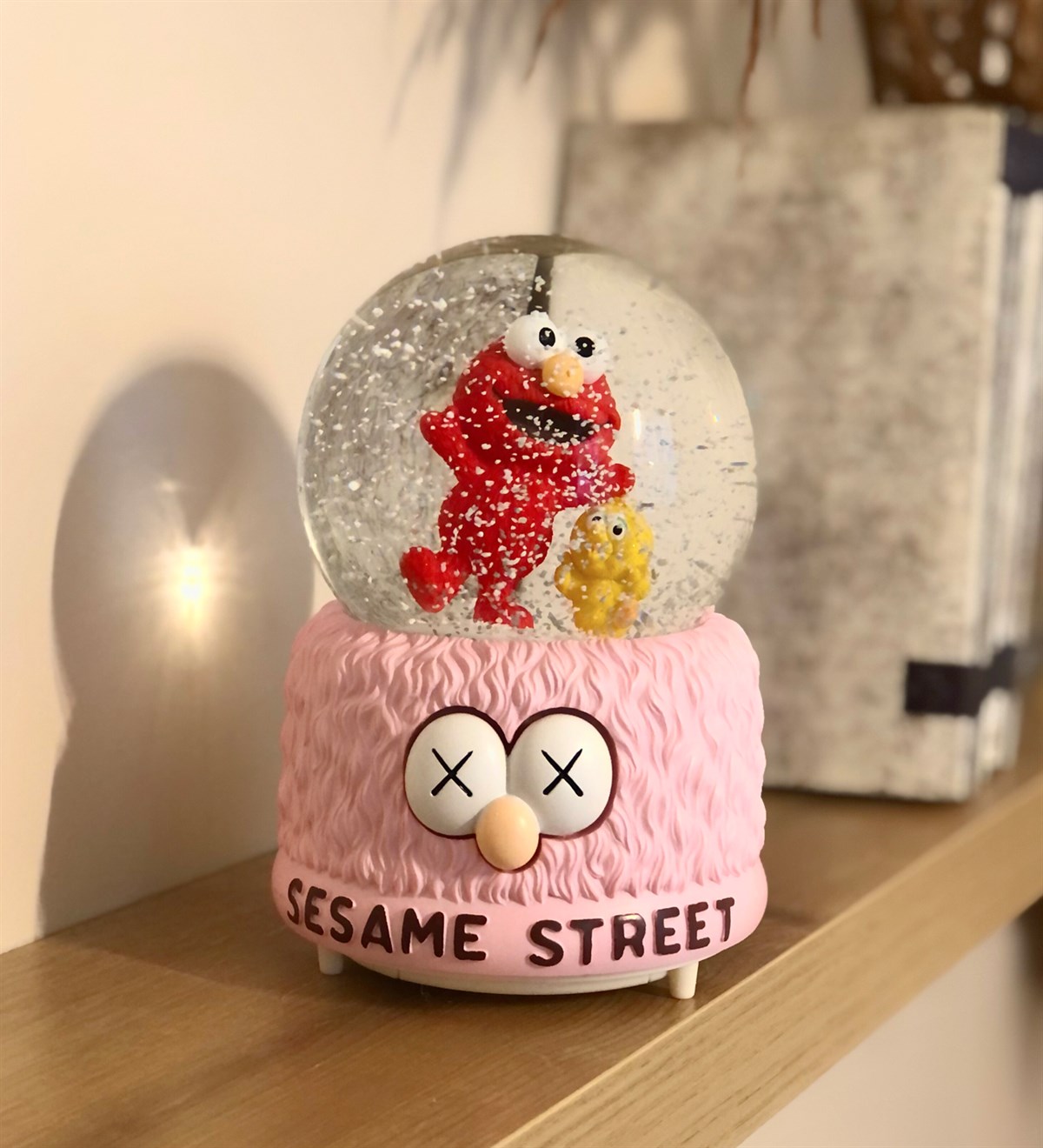  Kurabiye Canavarı Işıklı Büyük Boy Kar KüresiGiftmodaGM-4110-Pembe