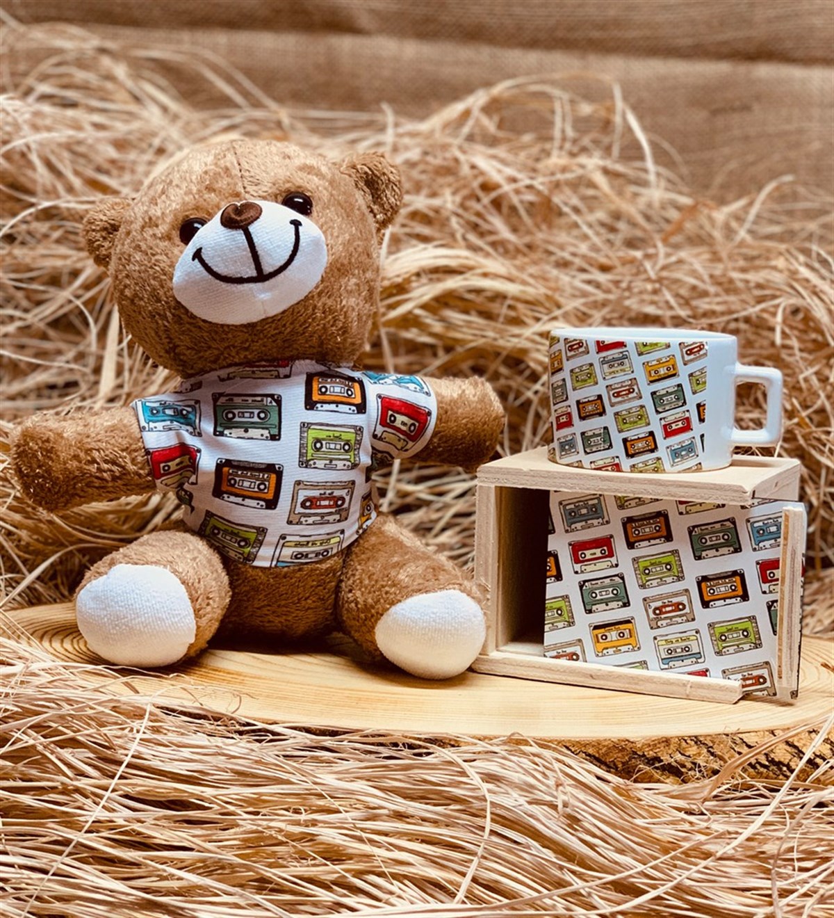 90lar Retro Peluş Ayıcık Ve Ahşap Kutulu Kupa Seti Giftmodakaset-kupa-pelüş