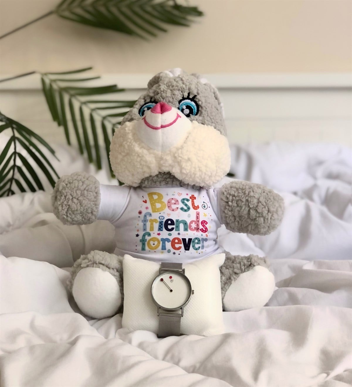 Best Friends Tasarımlı Tavşancık Ve Gümüş Siyah Hasır Kordon Beyaz İç SaatGiftmodaFriends-Pelus-Kordon-Düz-Beyaz-İç