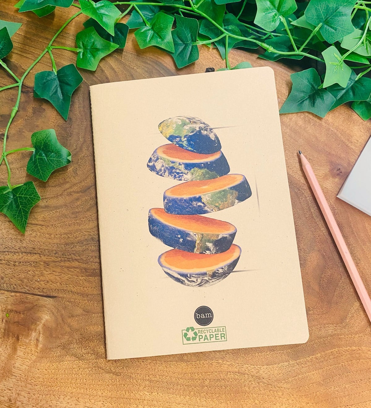 Dünya Art Tasarımlı Geri Dönüşümlü Kraft DeftergiftmodaGmd100292