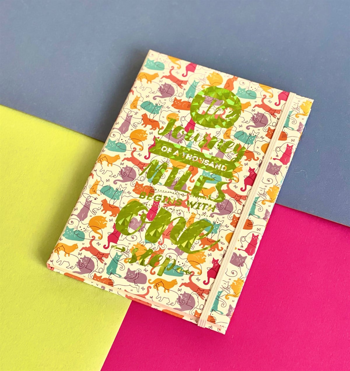Renkli Kedi Motto Tasarımlı Lastikli DeftergiftmodaGmd100079