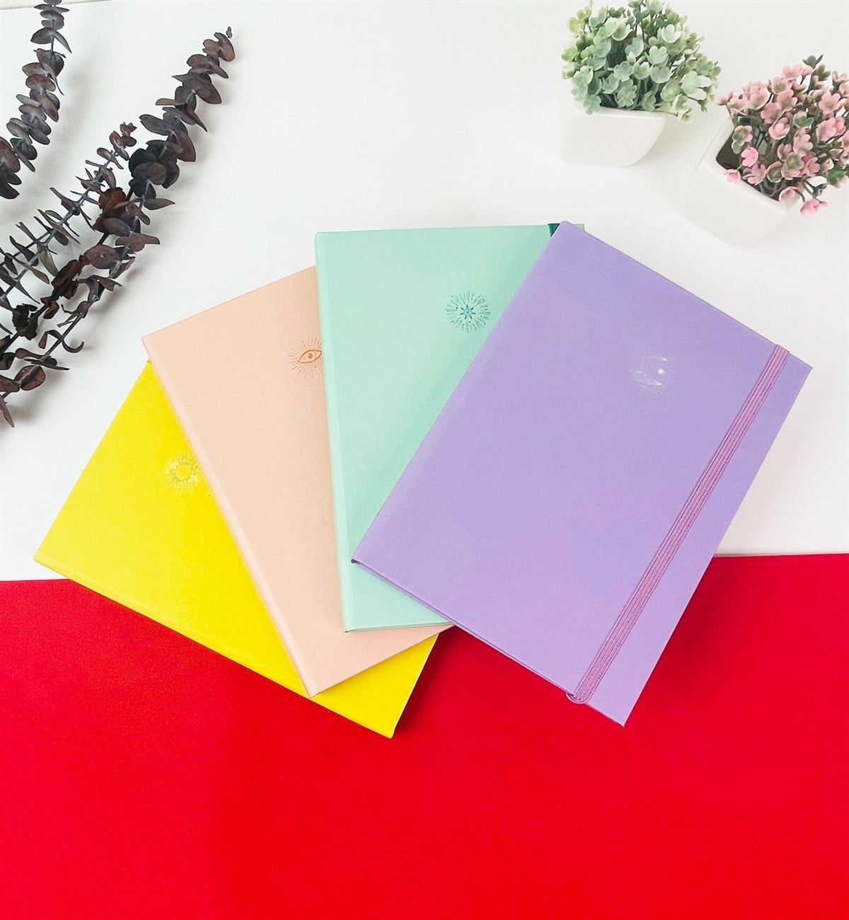  Rengarenk Tasarımlı 4'lü Lastikli Defter SetgiftmodaGmd100175