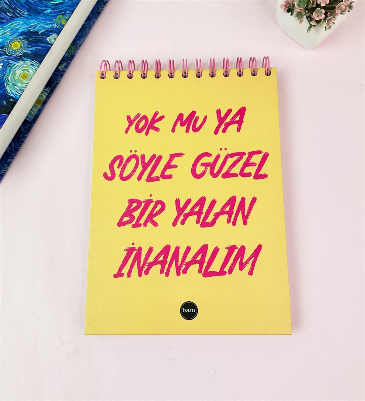 Yok Mu Ya Şöyle Güzel Bir Yalan Tasarımlı Üstten Spiralli DeftergiftmodaGmd100654