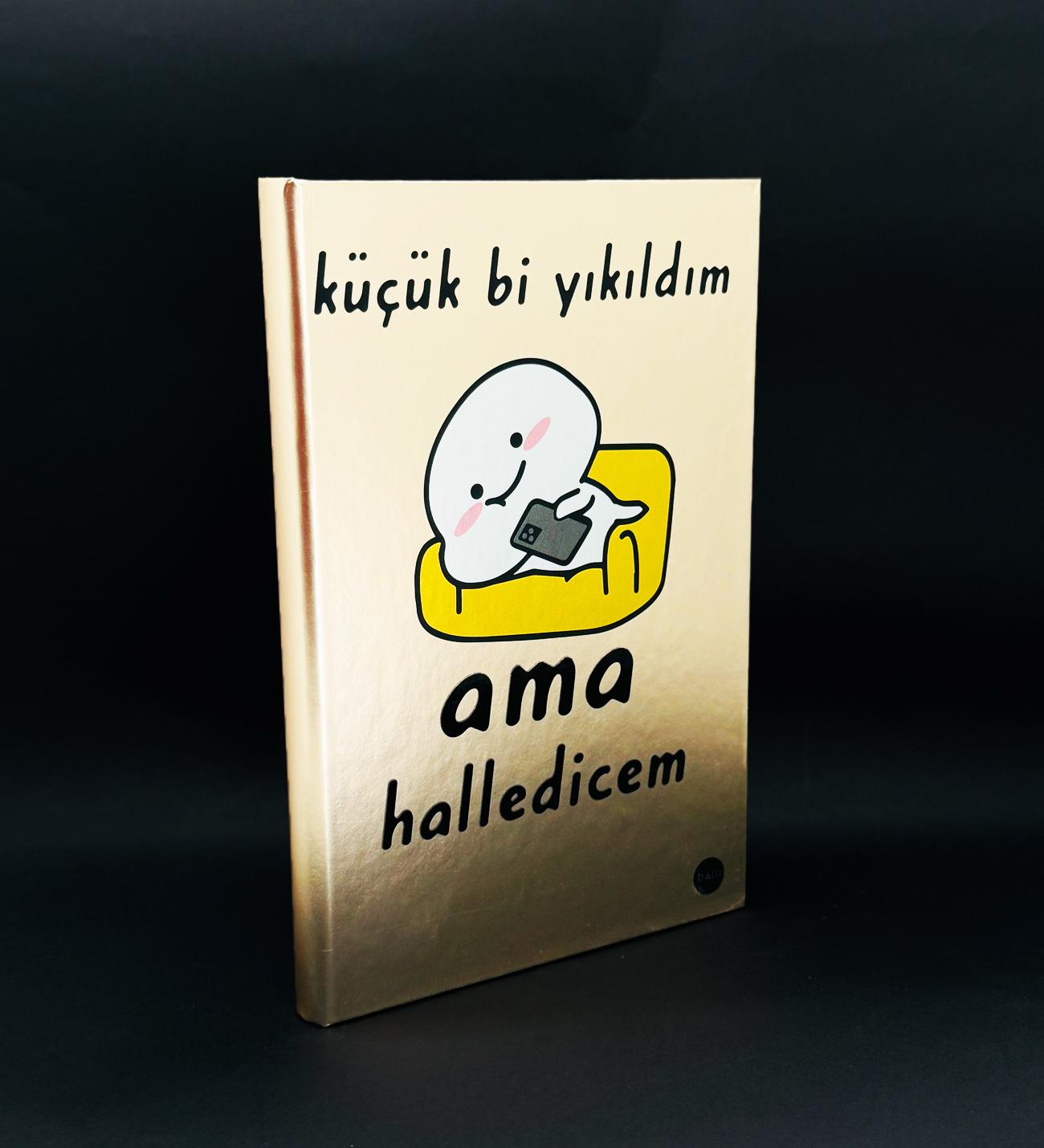 Küçük Bi Yıkıldım Tasarımlı Metal Kapaklı Lastikli DeftergiftmodaBAM-1192	