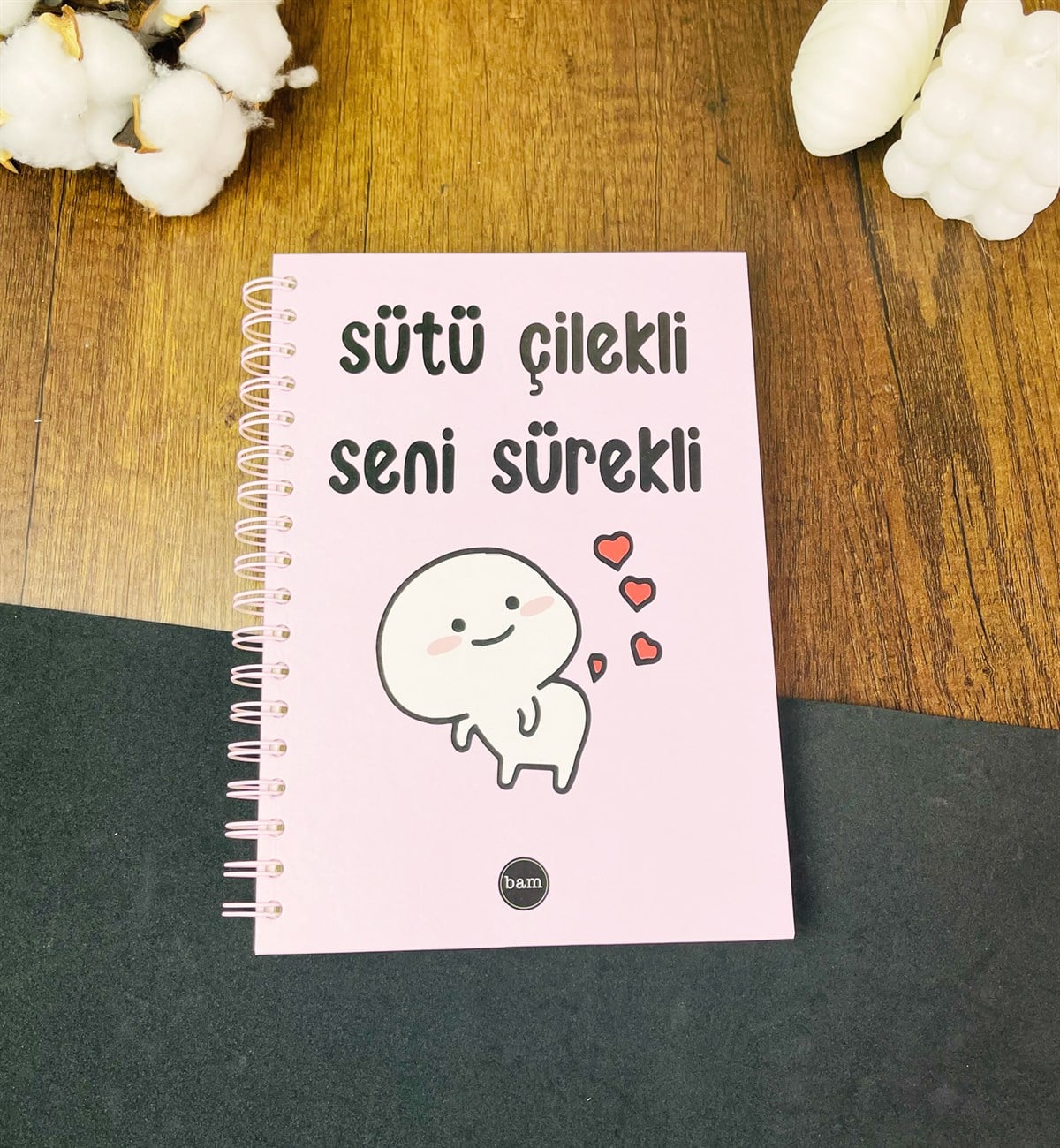 Sütü Çilekli Seni Sürekli Tasarımlı Çizgili Spiralli DeftergiftmodaGmd100264