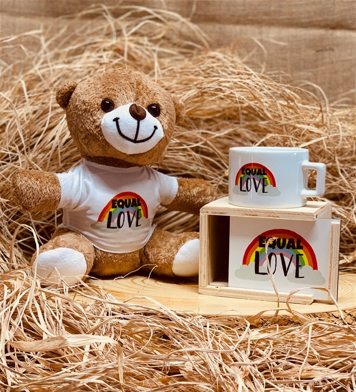 Equal Life Gökkuşağı Temalı Kutulu Kupa Ve Ayıcık Arkadaşa Hediye SetiGiftmodaequal-kupa-peluş