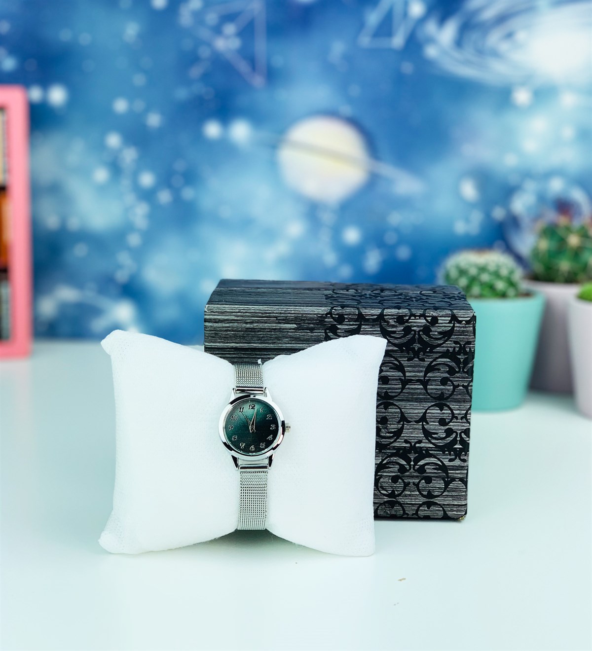 Gri Hasır Kordonlu Yeşil Beyaz Transparanlı SaatGiftmodaGri-Kordon-Yeşil-Beyaz-Transparan