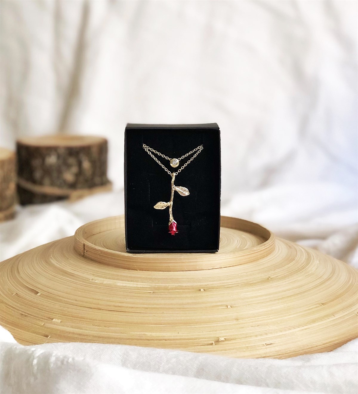 Gül Tasarımlı KolyeGiftmodaGül-Kolye