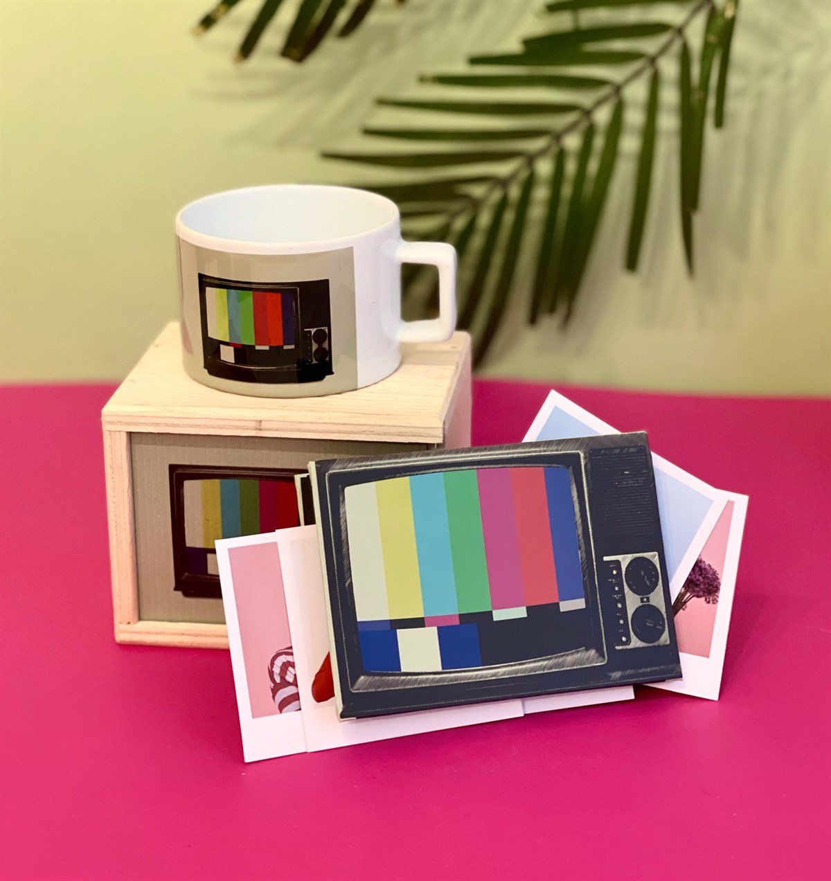  Kişiye Özel Nostaljik Tv Tasarımlı Mini Albüm Ve Kutulu Kupa Hediye SetiGiftmodaGmhs100796