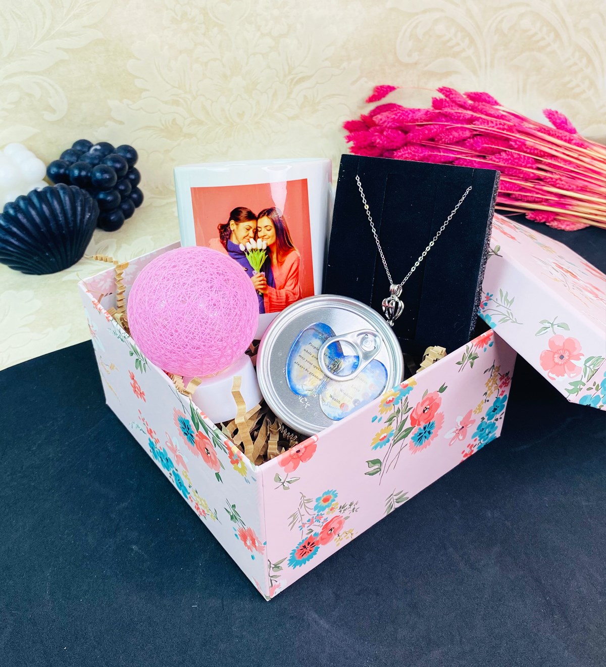 Kişiye Özel Anne Tasarım Kupalı Ve İnci Kolyeli Mini Hediye SetigiftmodaGmhs101638