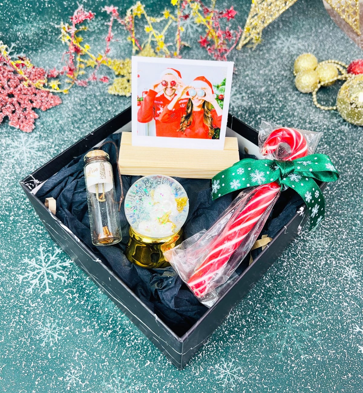 Kişiye Özel Fotoğraf Tutucu Dilek Şişesi Baston Şeker Ve Altınyaldızlı Melek Kar Küresi Yılbaşı SetigiftmodaGmhs101311