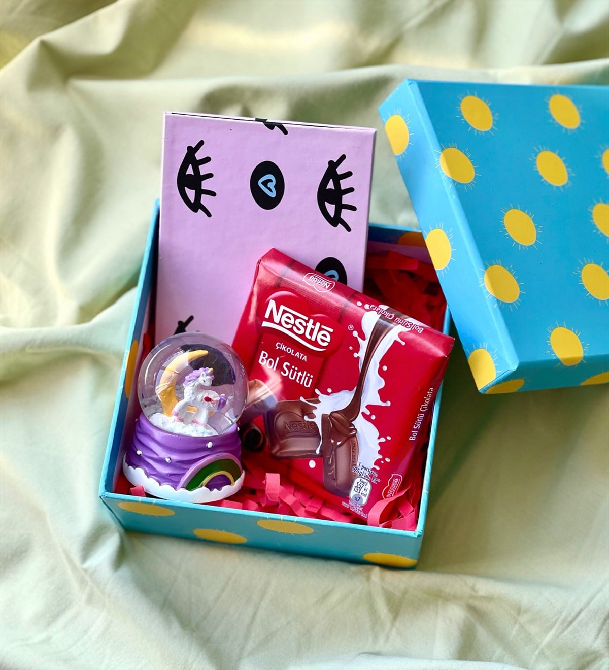 Özel Kutulu Nazar Göz Mini Albüm Çikolata Ve Mini Unicorn Gökkuşağı Kar Küresi Hediye SetiGiftmodaGmhs100731
