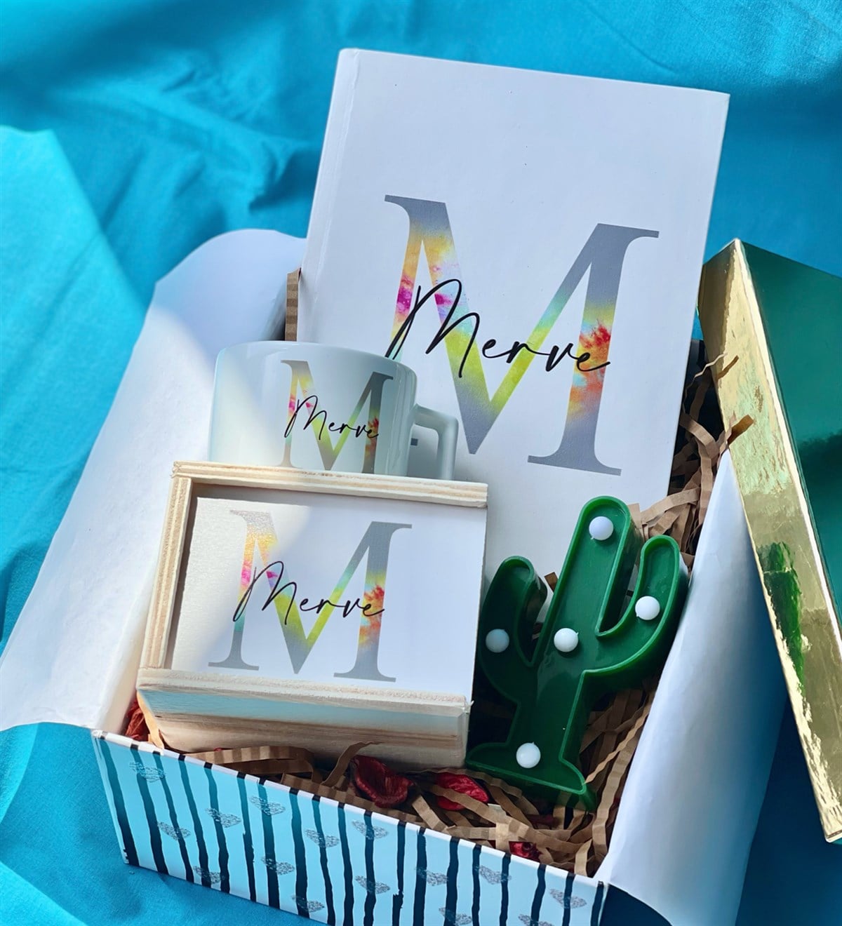 Kişiye Özel Harfli Ajanda Kupa Ve Mini Kaktüs Led Işık Hediye SetigiftmodaGmhs100643