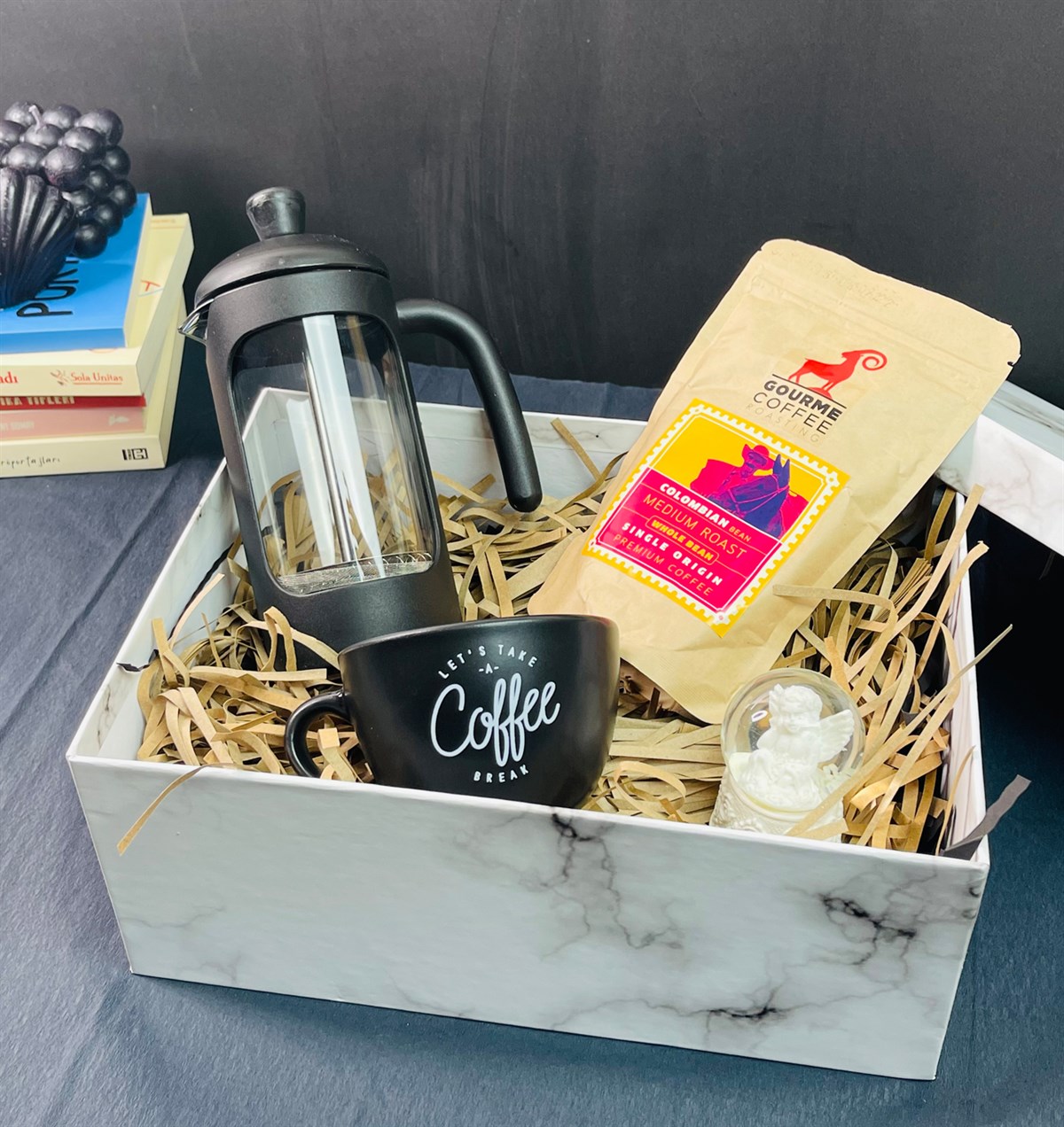Kahve Molası Verelim Siyah 6 Cm Kupa French Press Filtre Kahve Ve Mini Beyaz Melek Kar Küresi giftmodaGmhs101243