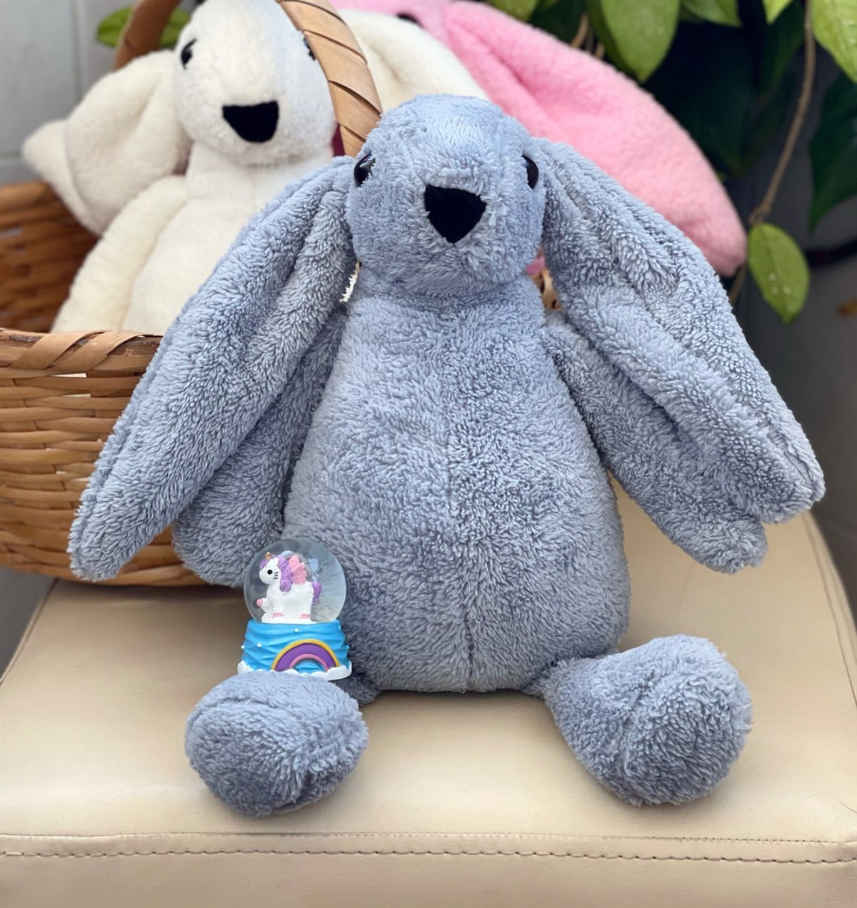 Sevimli Gri Peluş Tavşan Ve Mini Unicorn Gökkuşağı Kar Küresigiftmoda Gmhs100855