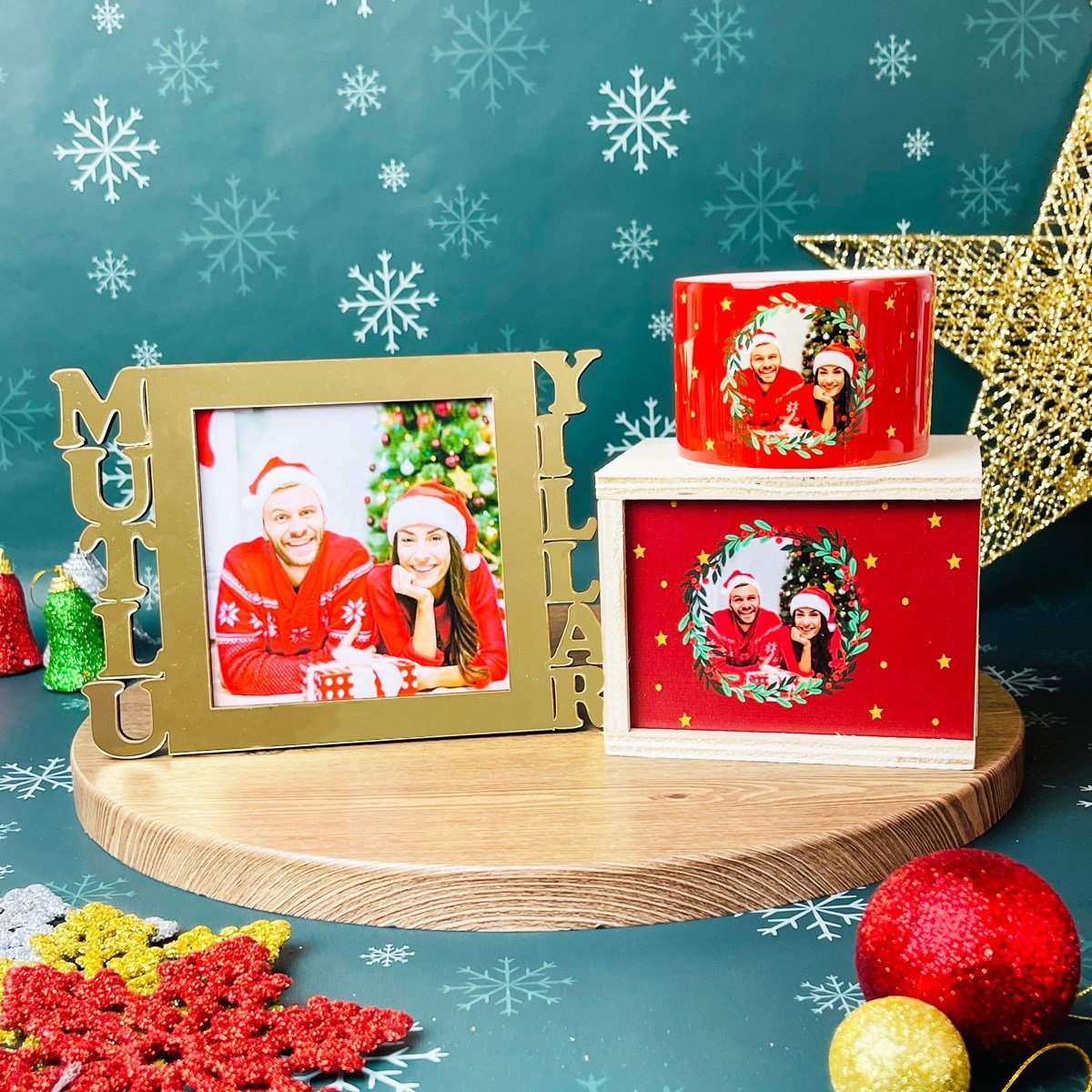 Kişiye Özel Mutlu Yıllar Fotoğraf Standlı Mdf Çerçeve Gold Ve Fotoğraflı Yılbaşı Tasarımlı Kutulu KupagiftmodaGmhs101258